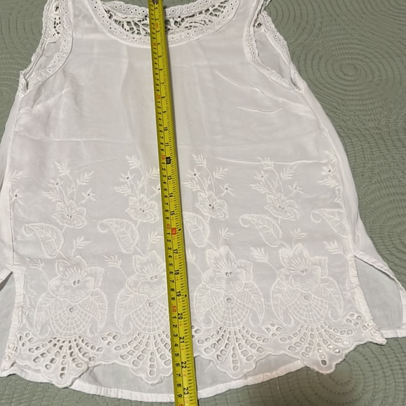 Bundle 2 embroidered lace, floral-lace detailing, sleeveless tops white - Picture 14 of 16